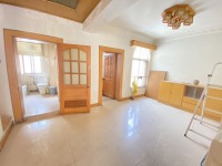 5室2廳2陽(yáng)臺(tái) 頤園里臥室