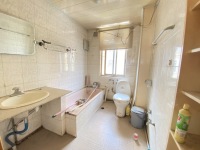 5室2廳2陽(yáng)臺(tái) 頤園里臥室