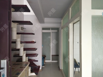 4室2廳1陽(yáng)臺(tái) 小城故事