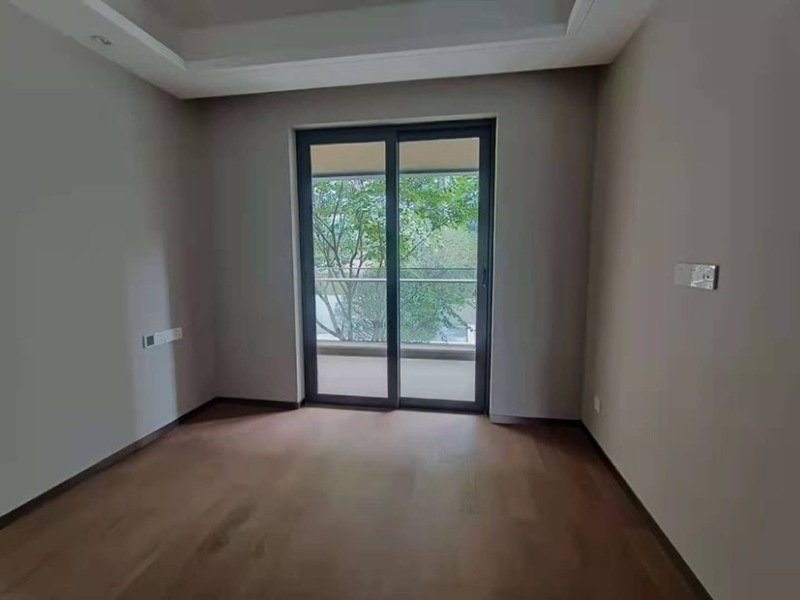 4室2廳2陽臺 華夏四季一期臥室