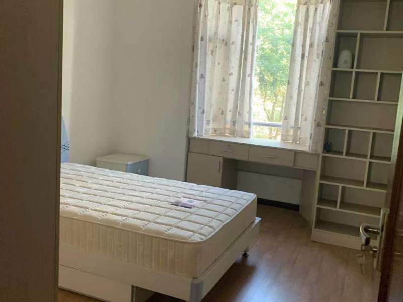 4室2廳1陽臺 經(jīng)緯花園臥室