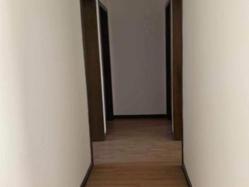 4室2廳1陽臺 經(jīng)緯花園客廳