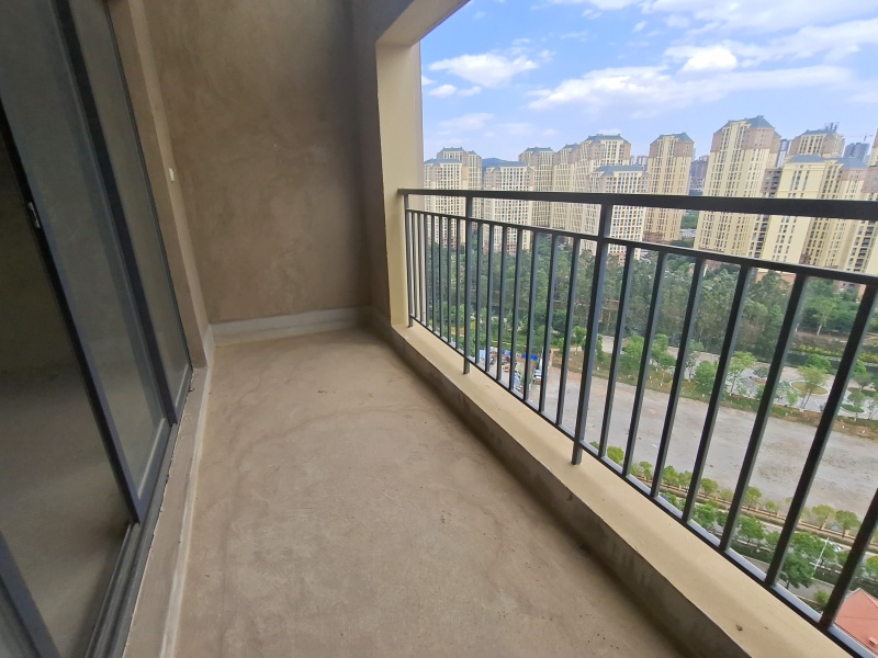 5室3廳2陽臺 山水潤城客廳