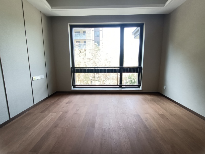 4室2廳2陽臺 華夏四季一期臥室