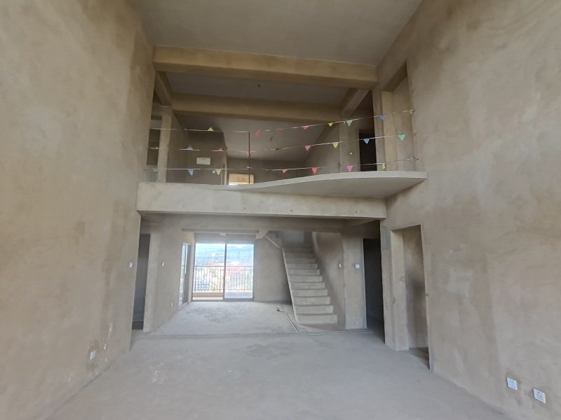 5室3廳2陽臺 山水潤城客廳