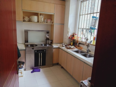 6室2廳2陽(yáng)臺(tái) 世紀(jì)城沁春苑