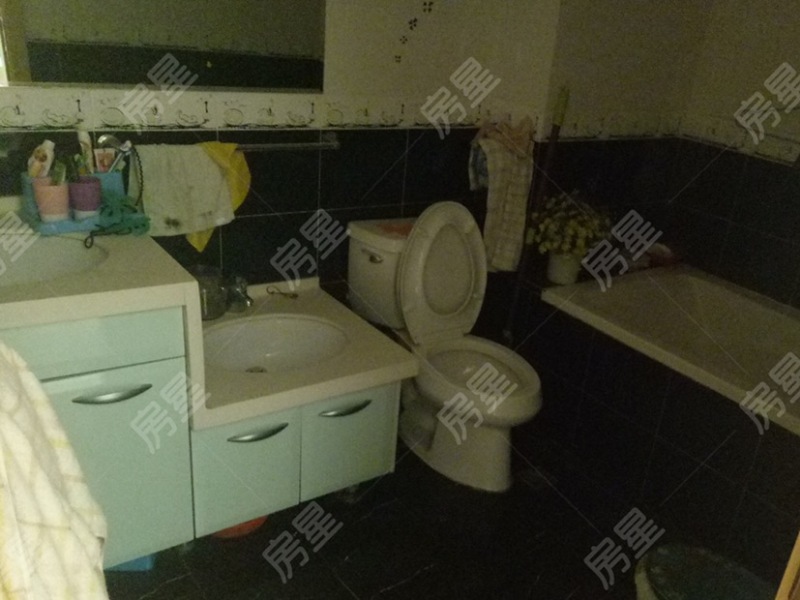 5室3廳3陽臺(tái) 滇池溪谷別墅衛(wèi)生間