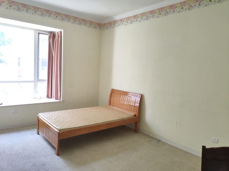 5室2廳3陽臺 湖畔之夢臥室