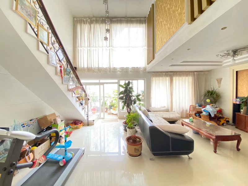 6室2廳3陽(yáng)臺(tái) 金玉緣客廳