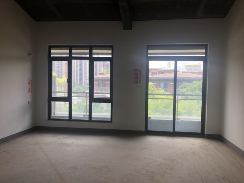 5室3廳3陽臺 昆明恒大云璽別墅客廳