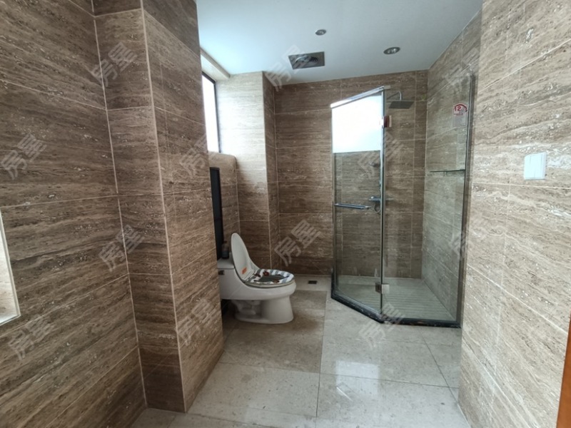 5室3廳2陽臺(tái) 海韻楓丹別墅衛(wèi)生間