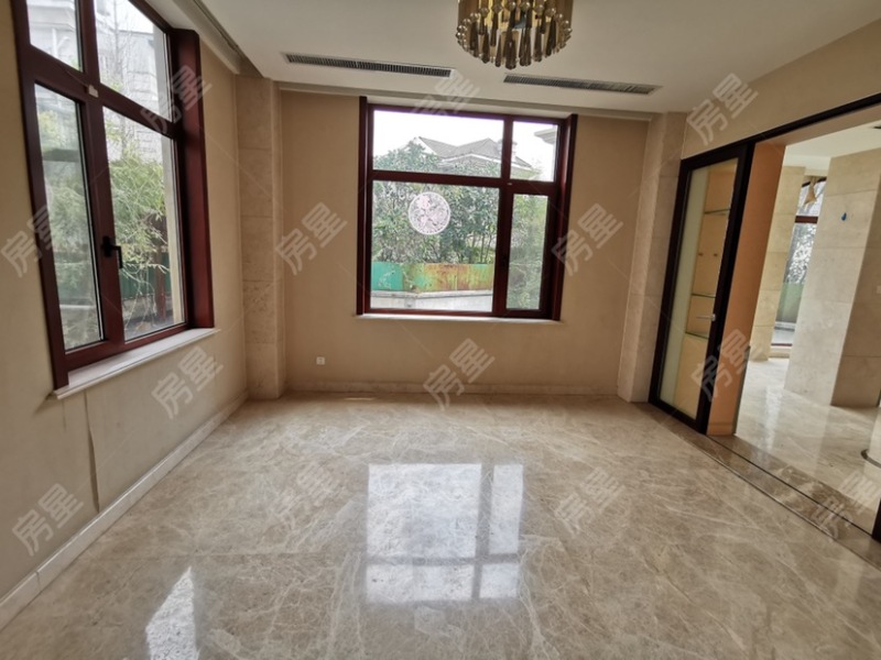 5室3廳2陽臺(tái) 海韻楓丹別墅臥室