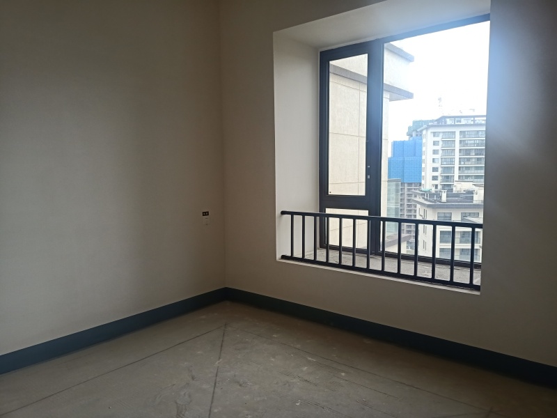 5室2廳5陽臺(tái) 金科江湖海餐廳