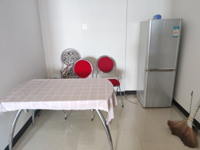 3室2廳1陽(yáng)臺(tái) 人民路壹號(hào)廣場(chǎng)(壹號(hào)歡樂(lè)城)