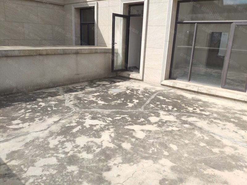 5室3廳3陽臺 綠地海珀瀾庭別墅自家花園