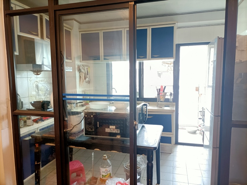 4室2廳1陽臺 西秀園餐廳