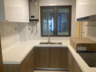 4室2廳2陽臺 俊發(fā)城薔薇苑