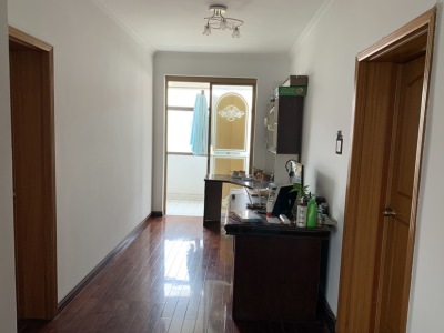 3室2廳2陽(yáng)臺(tái) 金實(shí)小區(qū)莊實(shí)園