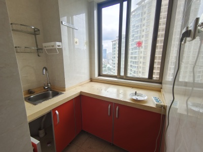 1室1廳1陽臺 七彩之門