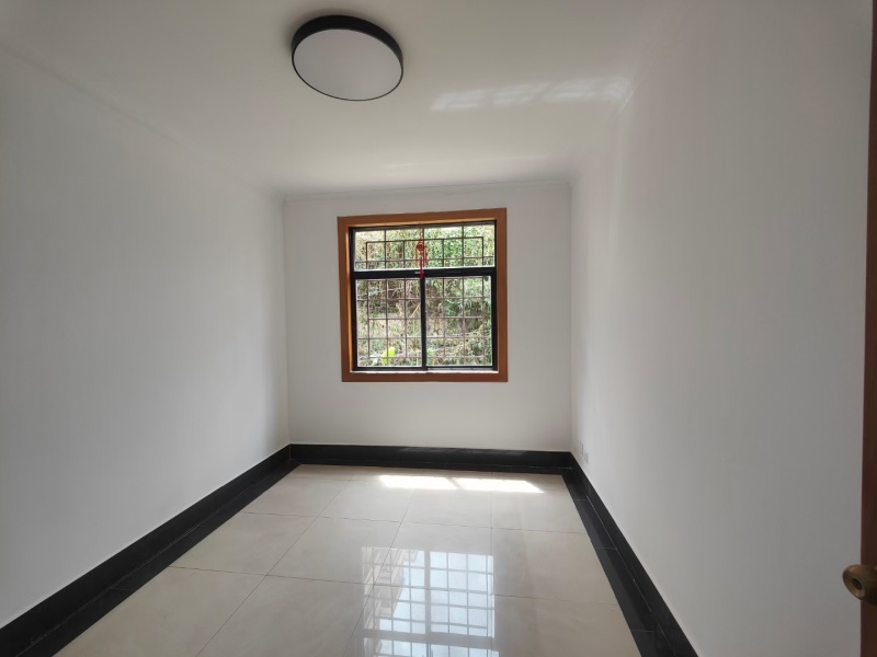 3室2廳1陽臺 白龍新區(qū)臥室