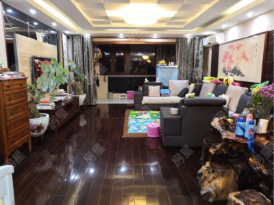 5室2廳2陽臺 新亞洲星云園客廳