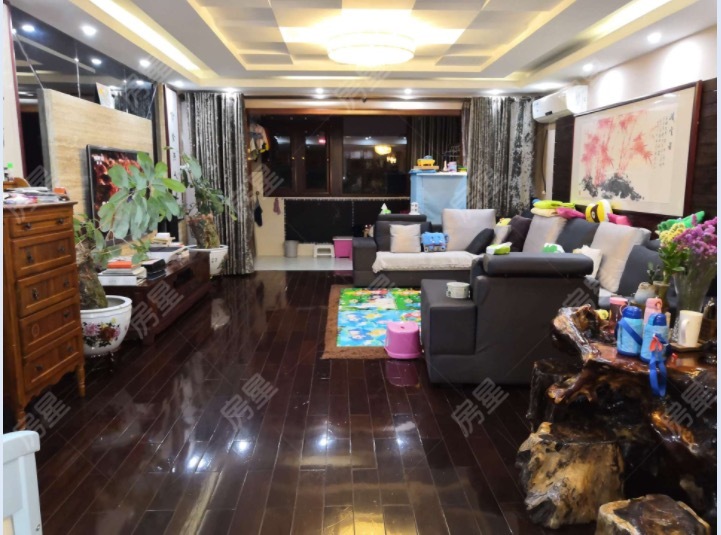 5室2廳2陽臺 新亞洲星云園客廳