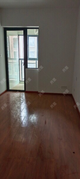 4室2廳 潤(rùn)城一區(qū)客廳