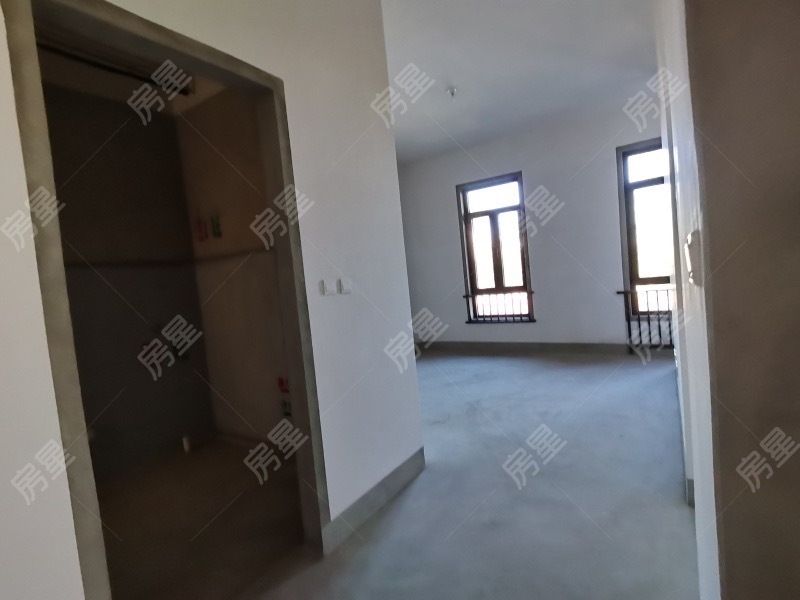 8室3廳4陽臺 華夏御府天璟灣別墅臥室