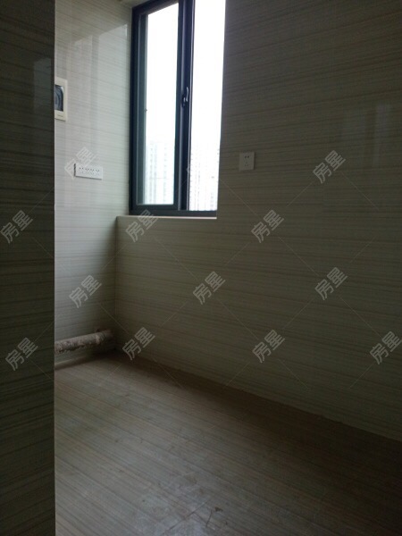 4室2廳 潤(rùn)城一區(qū)客廳