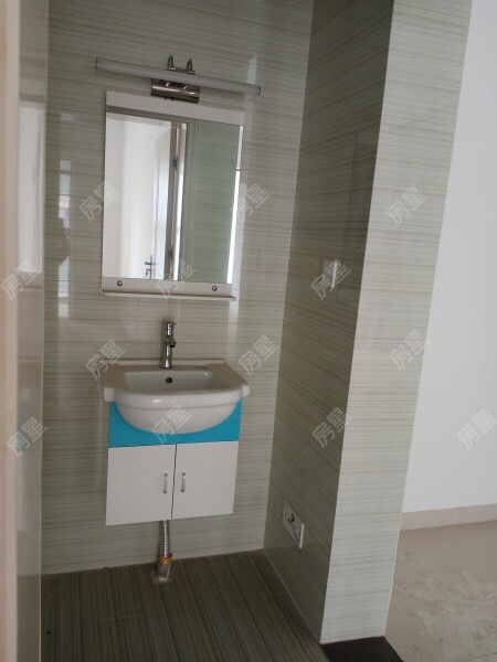 4室2廳 潤(rùn)城一區(qū)客廳