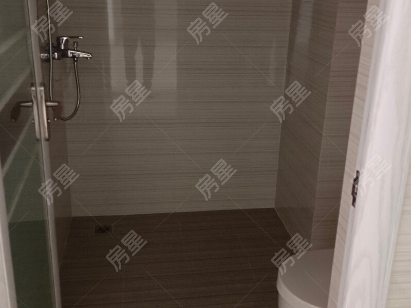 4室2廳 潤(rùn)城一區(qū)客廳