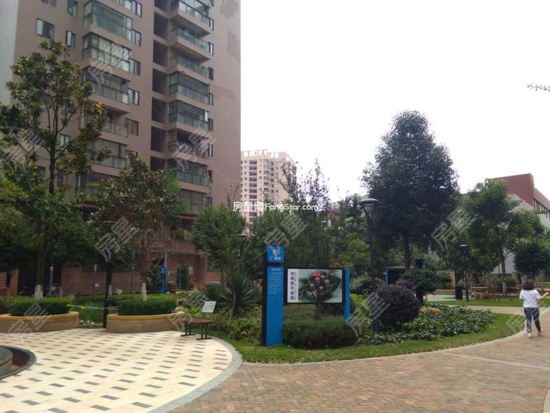 6室1廳1陽(yáng)臺(tái) 廣福城和福園客廳