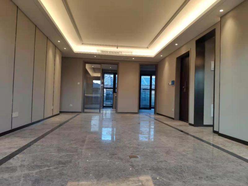 4室2廳2陽臺 華夏四季一期客廳