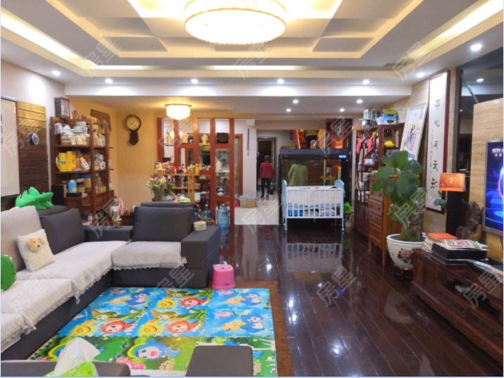 5室2廳2陽臺 新亞洲星云園客廳