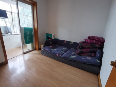 2室2廳1陽臺 省工商局宿舍區(qū)(東風(fēng)西路58號)