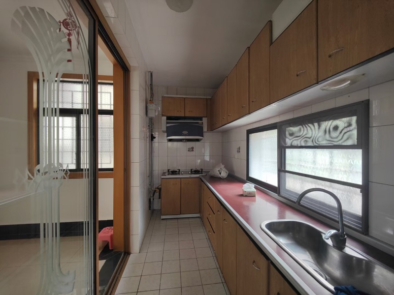 3室2廳1陽臺 白龍新區(qū)廚房