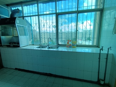 3室1廳1陽臺 東華小區(qū)