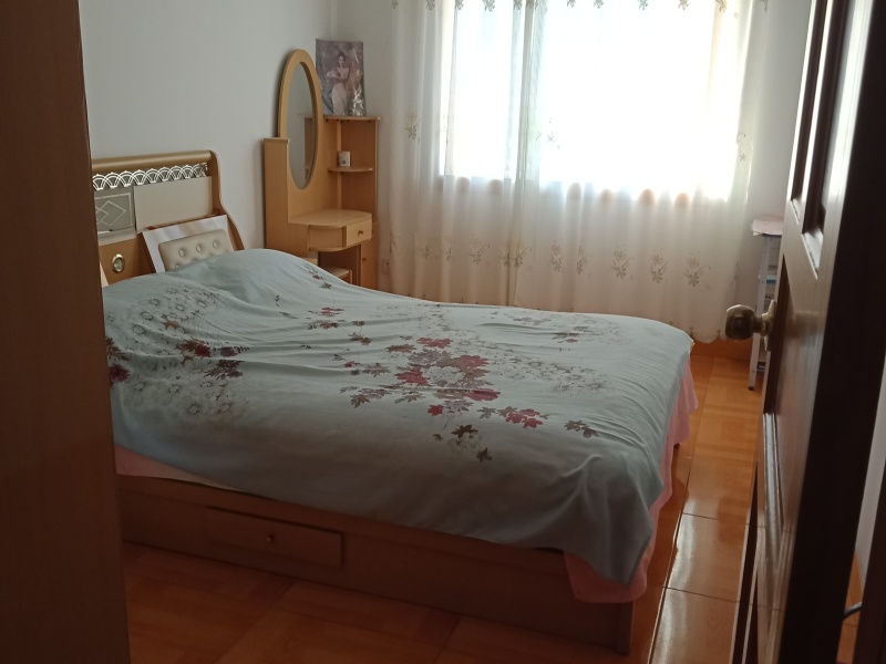 5室2廳1陽(yáng)臺(tái) 凱苑小區(qū)臥室