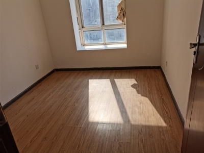 4室2廳2陽(yáng)臺(tái) 北倉(cāng)園丁小區(qū)