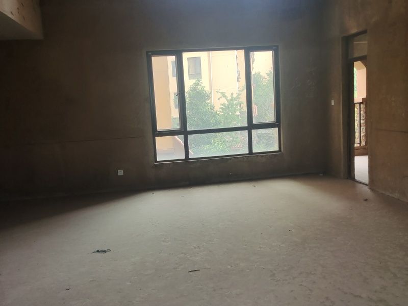 5室2廳2陽臺 平和花園客廳