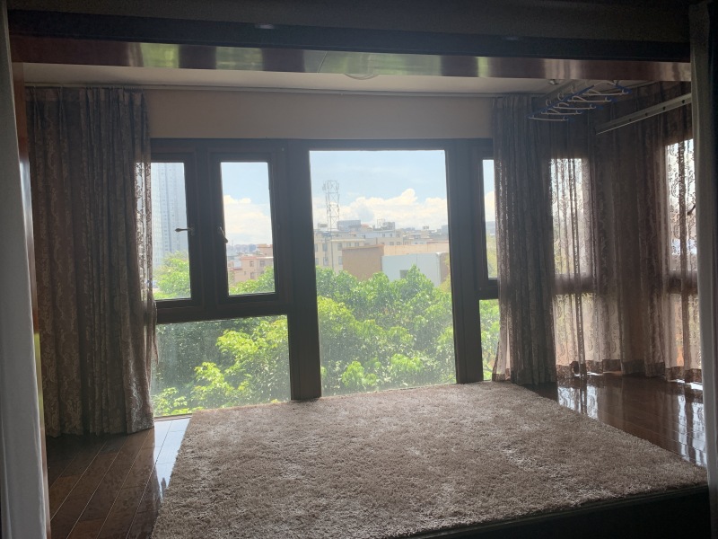 5室2廳2陽臺 新亞洲星云園陽臺