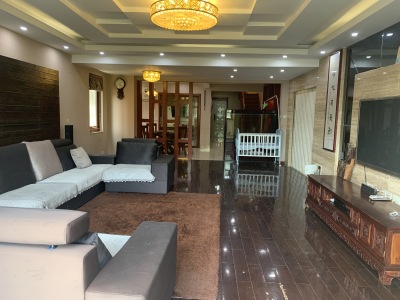 5室2廳2陽臺 新亞洲星云園客廳