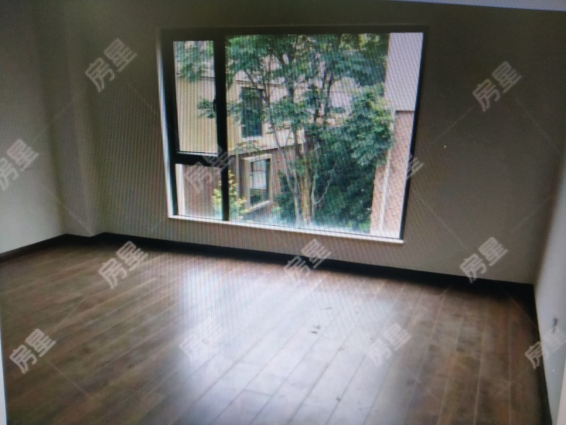 5室3廳3陽(yáng)臺(tái) 果林湖畔別墅臥室