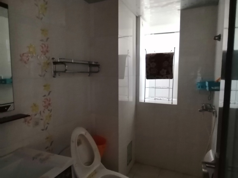 4室2廳2陽臺 滇池嶺秀二期衛(wèi)生間