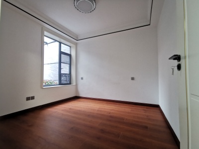 3室2廳1陽(yáng)臺(tái) 市級(jí)機(jī)關(guān)大樹(shù)營(yíng)生活小區(qū)