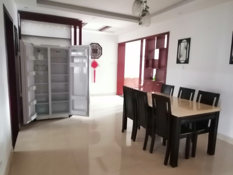 4室2廳2陽臺 滇池嶺秀二期餐廳