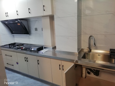 3室2廳3陽臺 潤城八區(qū)