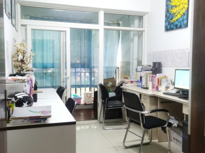 4室2廳1陽(yáng)臺(tái) 金江小區(qū)云苑