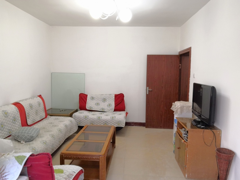 3室2廳2陽(yáng)臺(tái) 學(xué)府路83號(hào)客廳