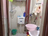 3室2廳2陽(yáng)臺(tái) 學(xué)府路83號(hào)衛(wèi)生間